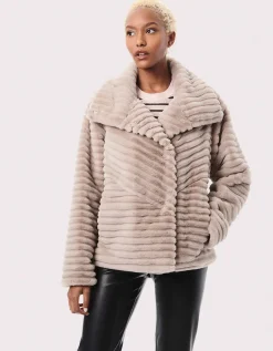 Bernardo Fashions Castle Cozy Vegan Fur Jacket>Women Vegan Fur
