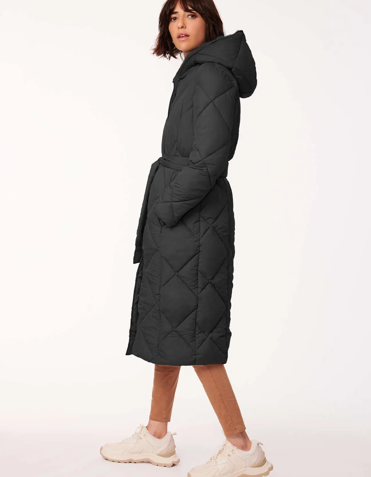 Bernardo Fashions Diamond District Long Belted Puffer Coat>Women Heavy Winter Coats